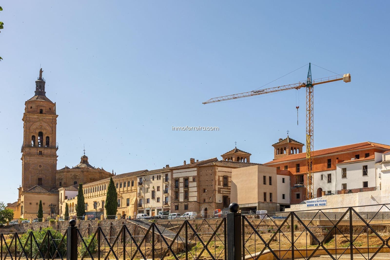2 bedroom Flat for sale in Guadix - € 129,000 (Ref: 9720000)