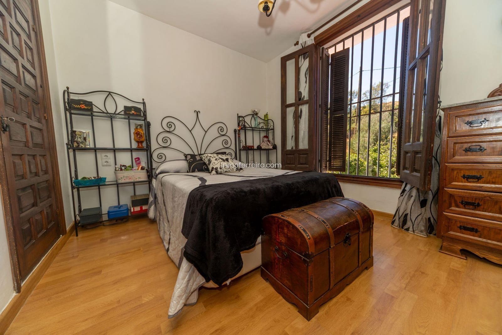 4 bedroom Villa for sale in Guadix with pool - € 325,000 (Ref: 9738596)