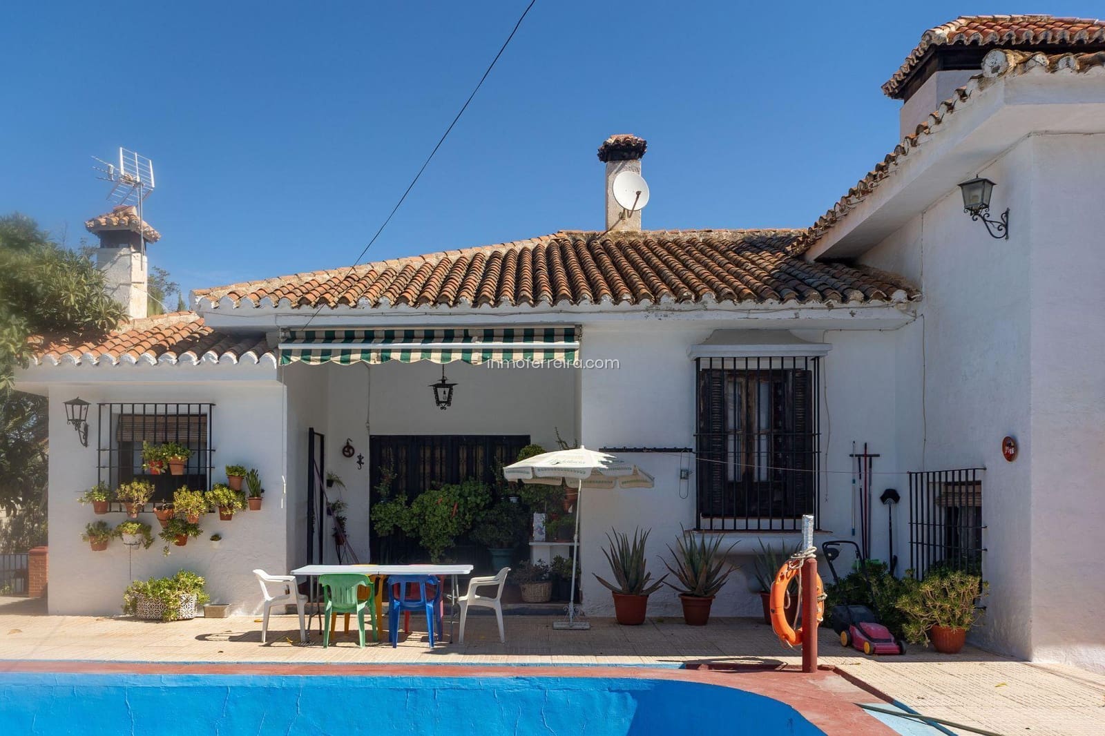 4 bedroom Villa for sale in Guadix with pool - € 325,000 (Ref: 9738596)