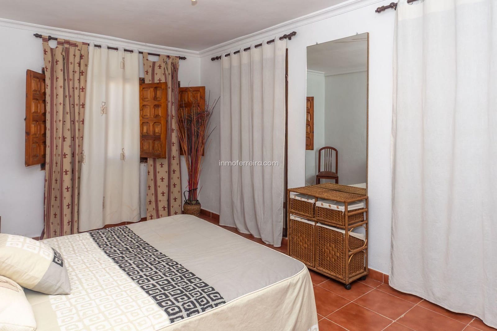 4 bedroom Villa for sale in Guadix with pool - € 325,000 (Ref: 9738596)