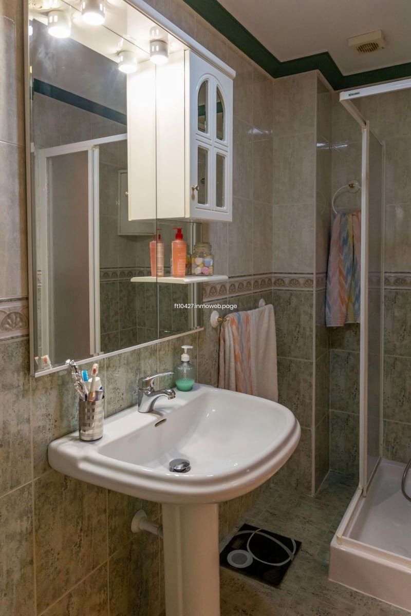 4 bedroom Villa for sale in Guadix - € 200,000 (Ref: 9770702)