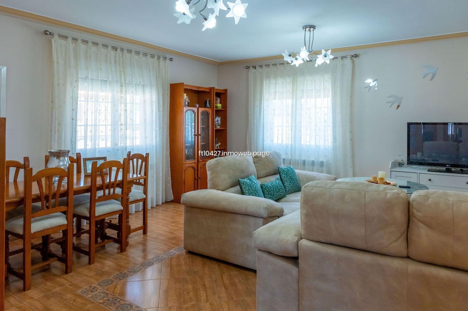 4 bedroom Villa for sale in Guadix - € 200,000 (Ref: 9770702)