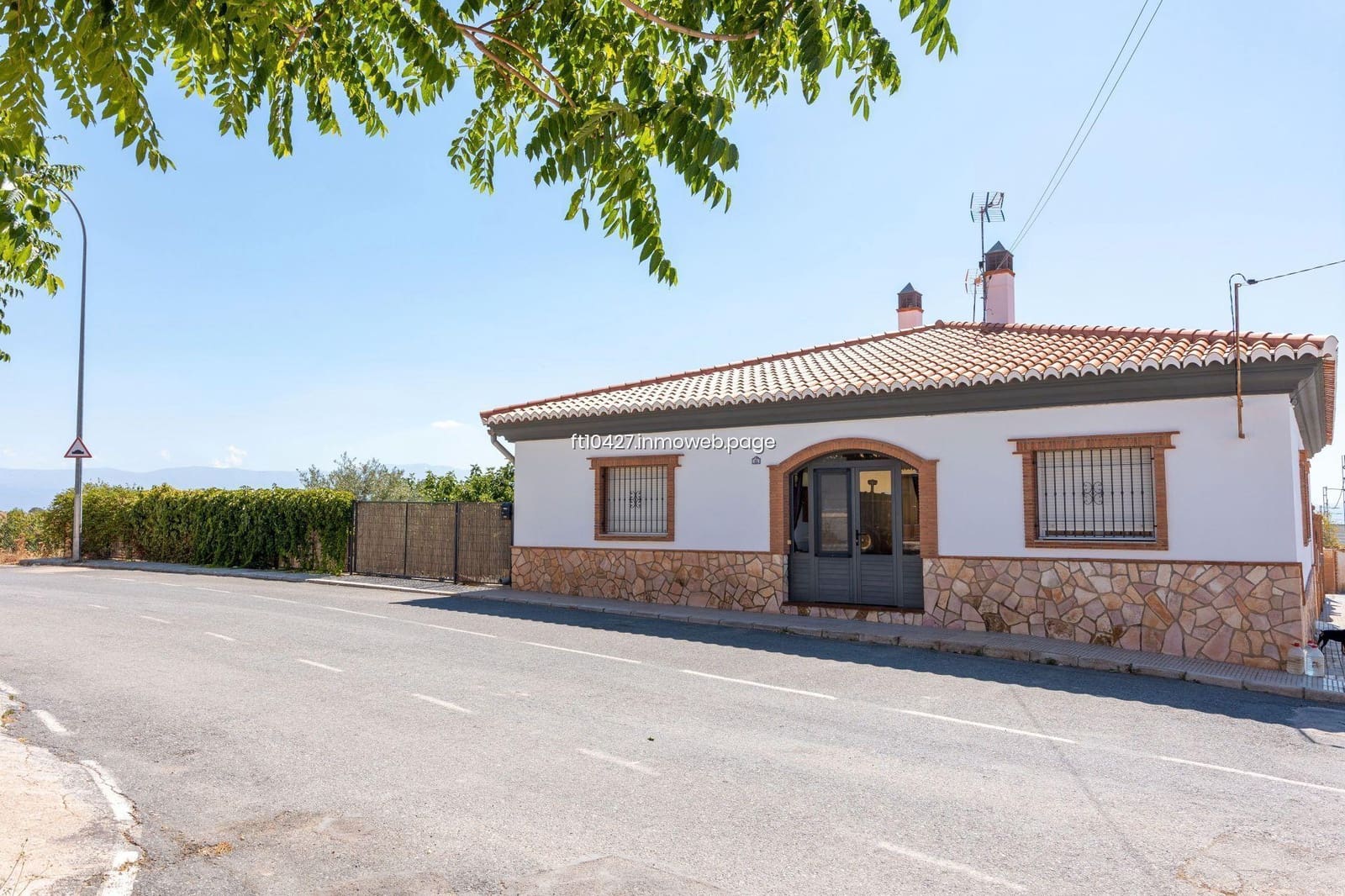4 bedroom Villa for sale in Guadix - € 200,000 (Ref: 9770702)