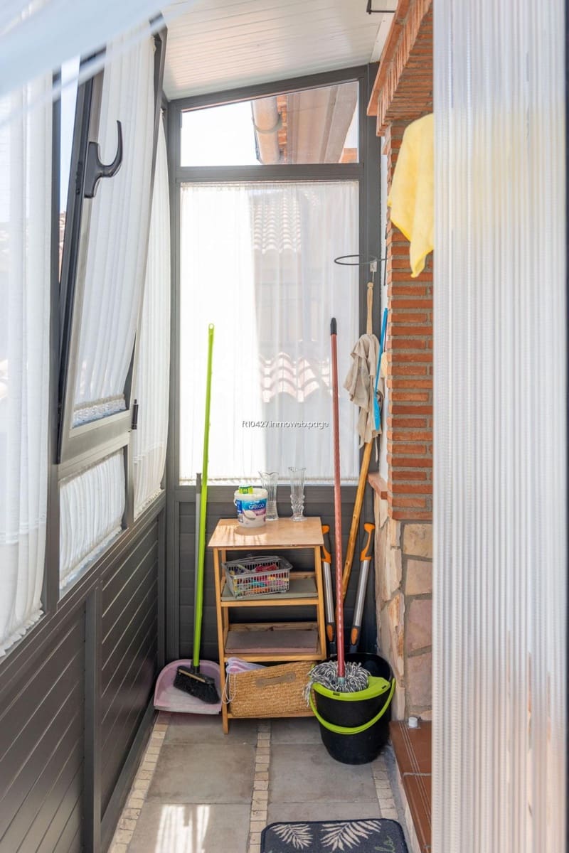 4 bedroom Villa for sale in Guadix - € 200,000 (Ref: 9770702)