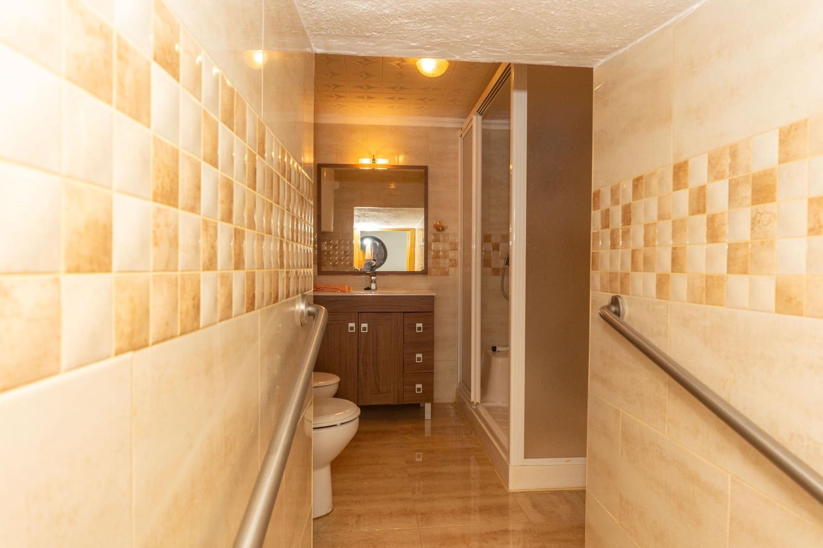 7 makuuhuone Omakotitalo myytävänä paikassa Benalua de Guadix mukana 
autotalli - 80 000 € (Ref: 9780597)