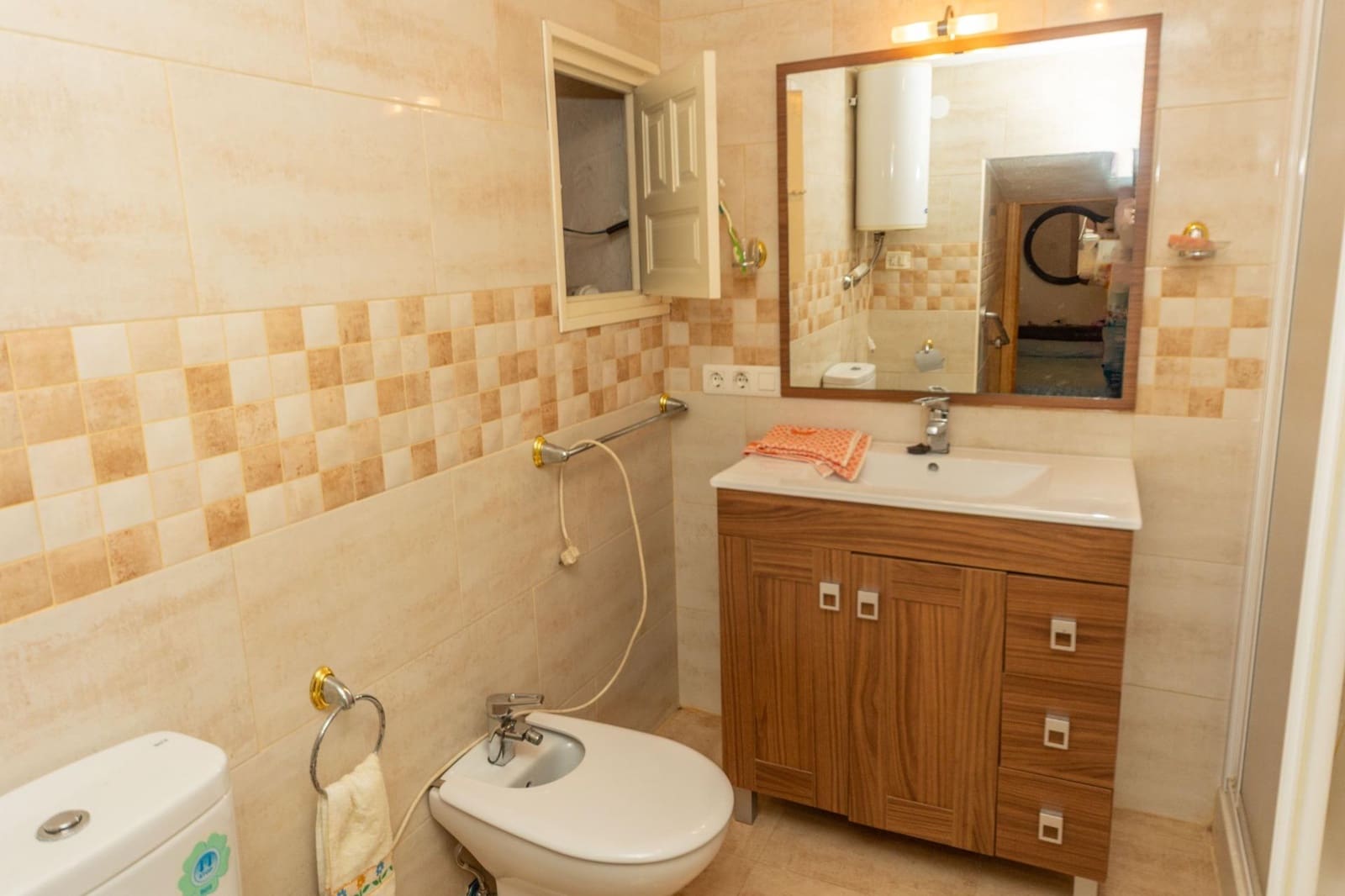 7 makuuhuone Omakotitalo myytävänä paikassa Benalua de Guadix mukana 
autotalli - 80 000 € (Ref: 9780597)