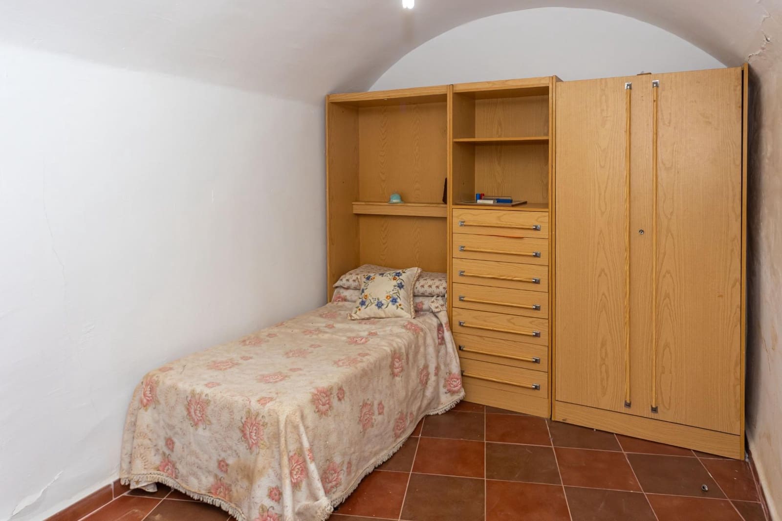 7 makuuhuone Omakotitalo myytävänä paikassa Benalua de Guadix mukana 
autotalli - 80 000 € (Ref: 9780597)