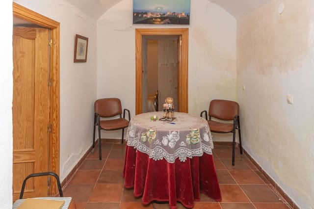 7 makuuhuone Omakotitalo myytävänä paikassa Benalúa de Guadix mukana 
autotalli - 80 000 € (Ref: 9780597)