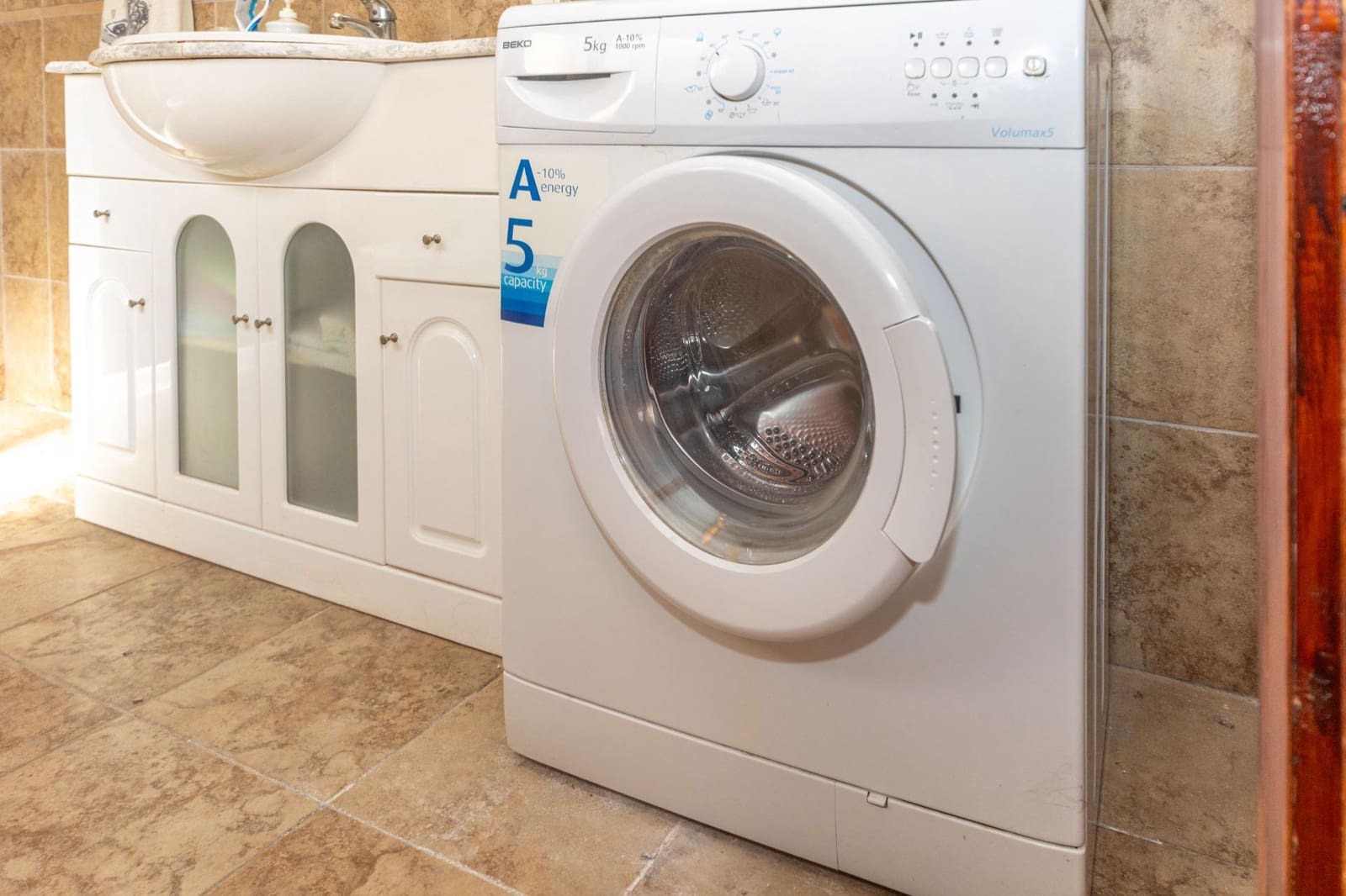 7 makuuhuone Omakotitalo myytävänä paikassa Benalua de Guadix mukana 
autotalli - 80 000 € (Ref: 9780597)