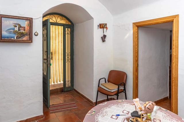 7 makuuhuone Omakotitalo myytävänä paikassa Benalúa de Guadix mukana 
autotalli - 80 000 € (Ref: 9780597)