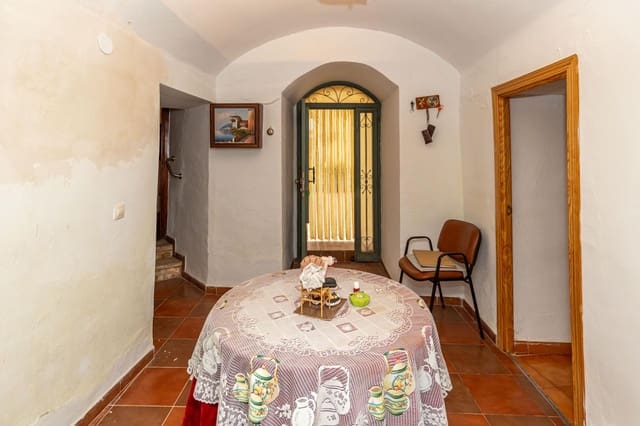 7 makuuhuone Omakotitalo myytävänä paikassa Benalúa de Guadix mukana 
autotalli - 80 000 € (Ref: 9780597)