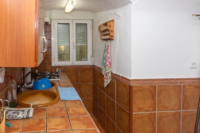 7 makuuhuone Omakotitalo myytävänä paikassa Benalúa de Guadix mukana 
autotalli - 80 000 € (Ref: 9780597)