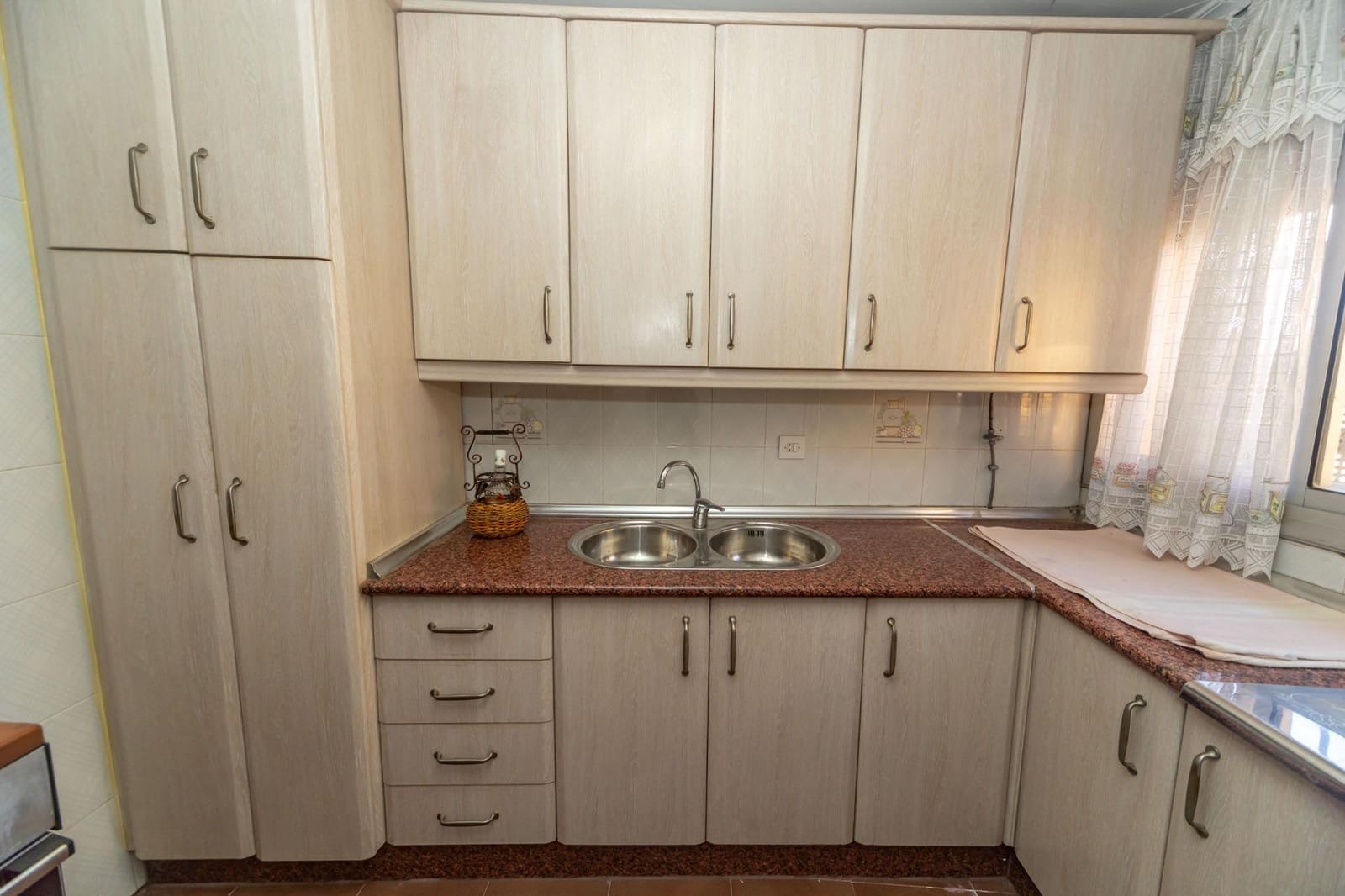 7 makuuhuone Omakotitalo myytävänä paikassa Benalua de Guadix mukana 
autotalli - 80 000 € (Ref: 9780597)