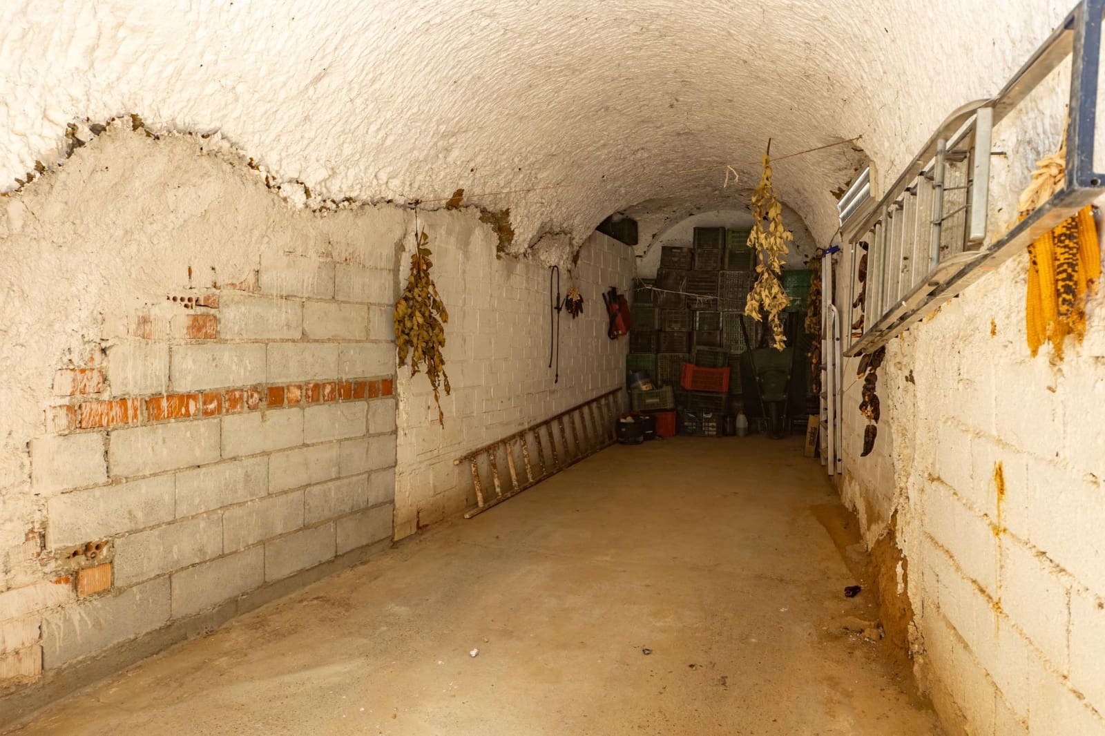 7 makuuhuone Omakotitalo myytävänä paikassa Benalua de Guadix mukana 
autotalli - 80 000 € (Ref: 9780597)