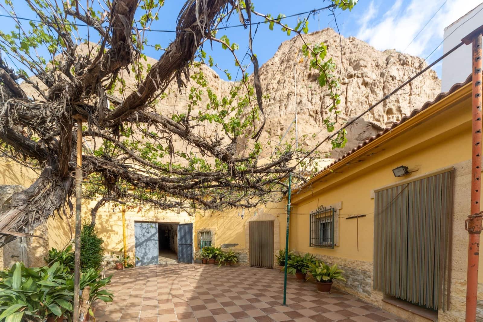 7 makuuhuone Omakotitalo myytävänä paikassa Benalua de Guadix mukana 
autotalli - 80 000 € (Ref: 9780597)