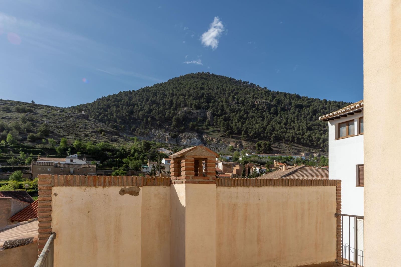 5 bedroom Townhouse for sale in Gor - € 160,000 (Ref: 9797149)