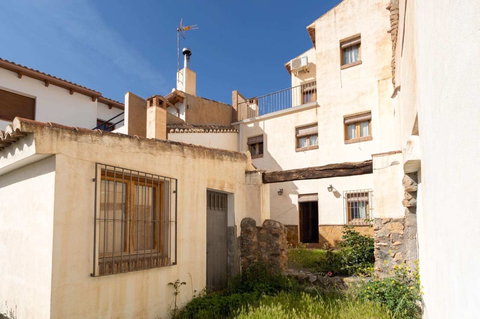 5 bedroom Townhouse for sale in Gor - € 160,000 (Ref: 9797149)