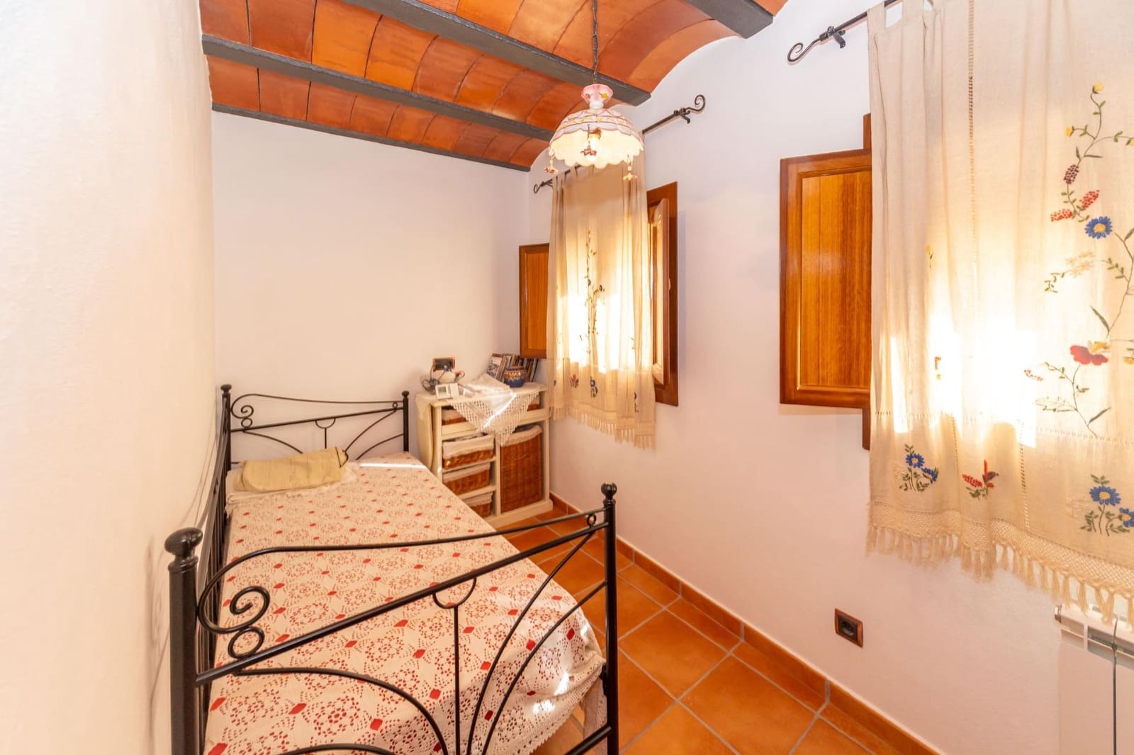 5 bedroom Townhouse for sale in Gor - € 160,000 (Ref: 9797149)