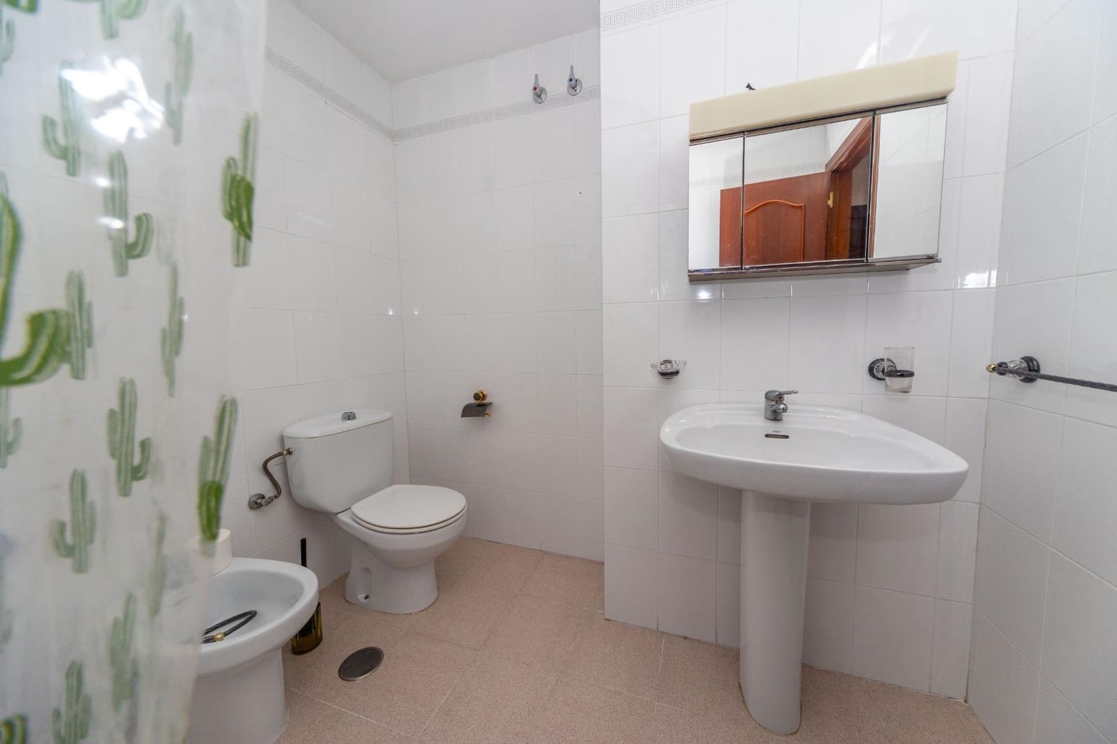 4 bedroom Flat for sale in Guadix - € 115,000 (Ref: 9820549)