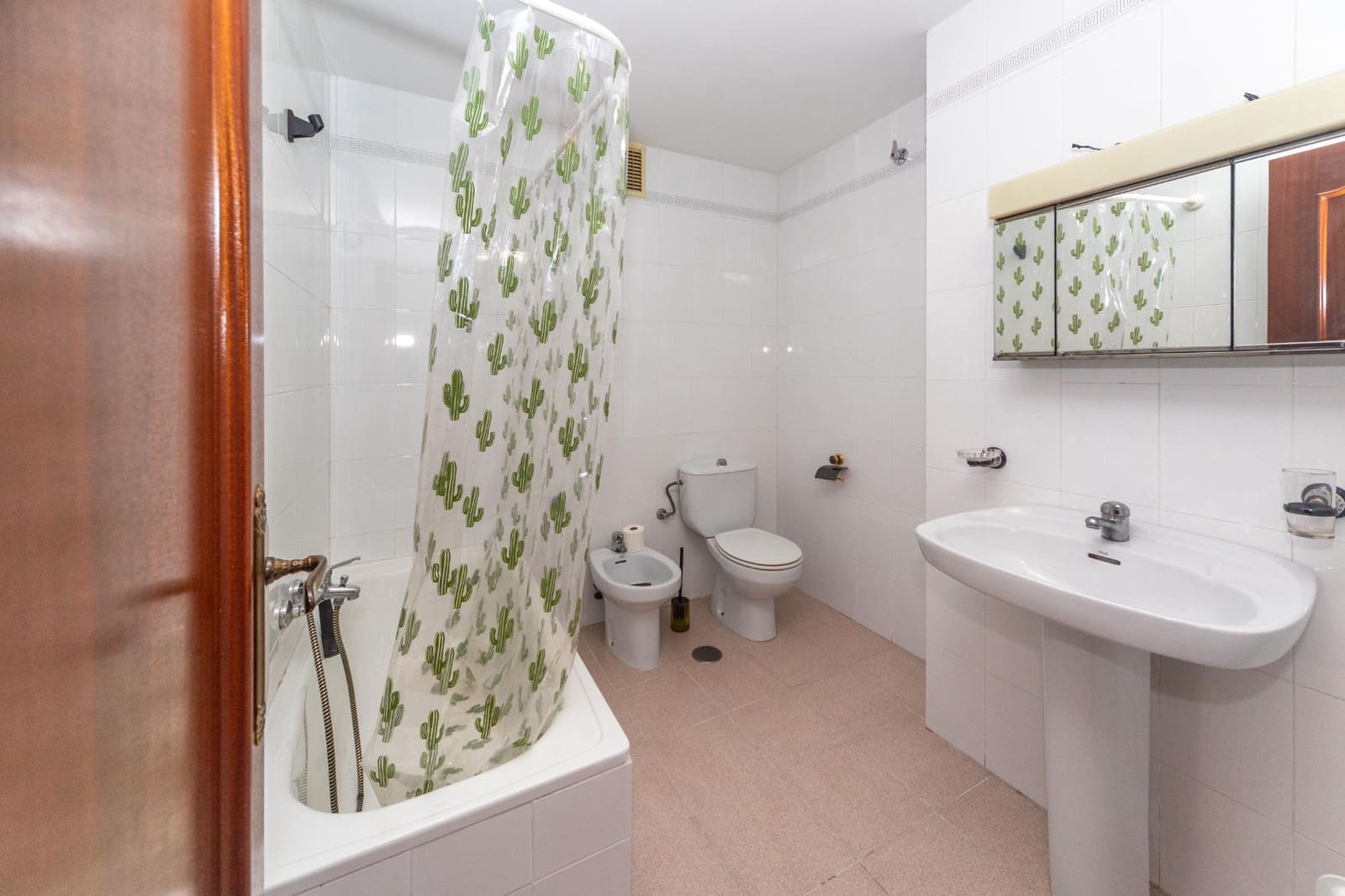 4 bedroom Flat for sale in Guadix - € 115,000 (Ref: 9820549)