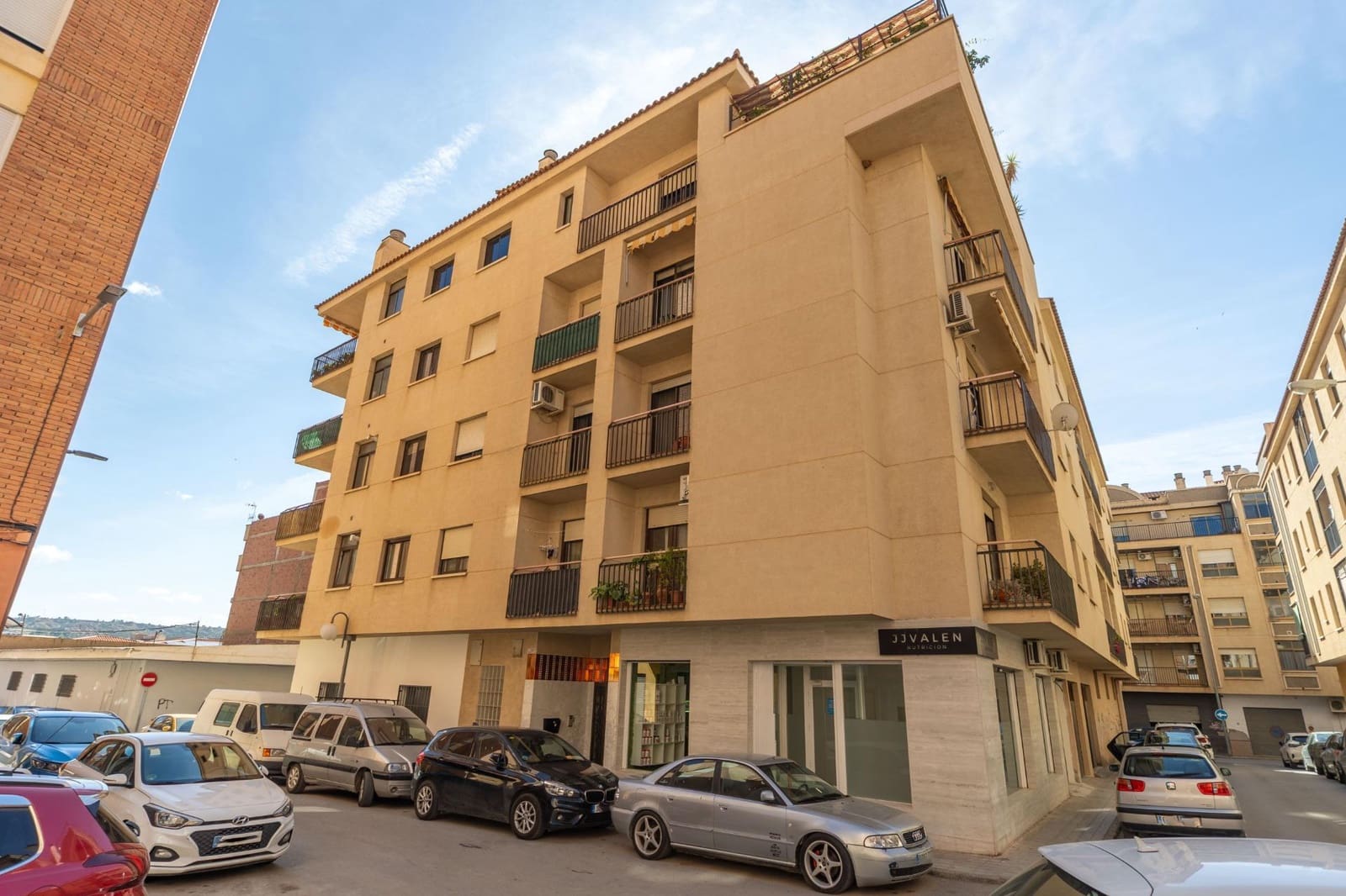 4 bedroom Flat for sale in Guadix - € 115,000 (Ref: 9820549)