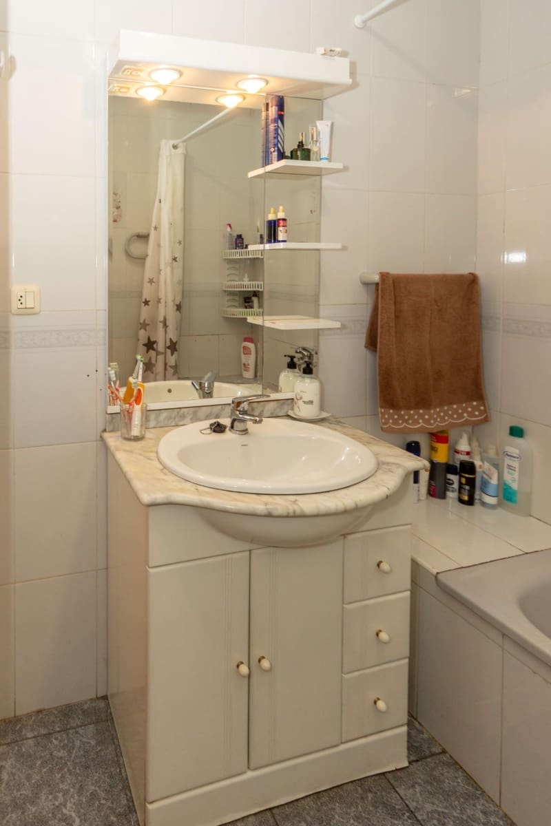 3 bedroom Flat for sale in Guadix - € 74,000 (Ref: 9825283)