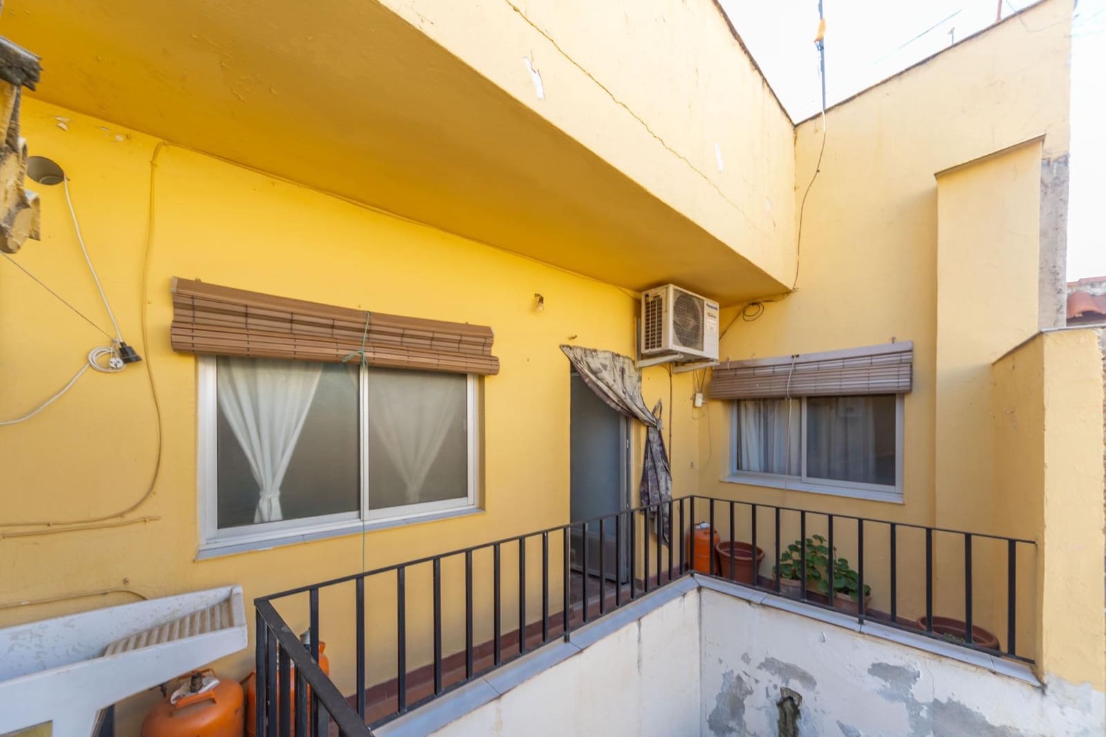 3 bedroom Flat for sale in Guadix - € 74,000 (Ref: 9825283)