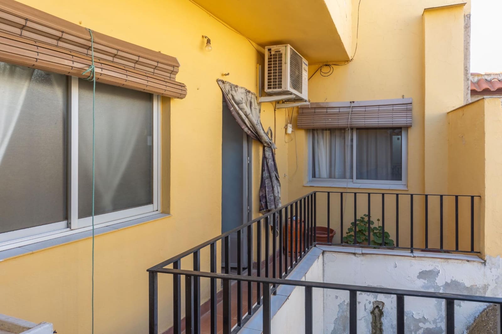 3 bedroom Flat for sale in Guadix - € 74,000 (Ref: 9825283)