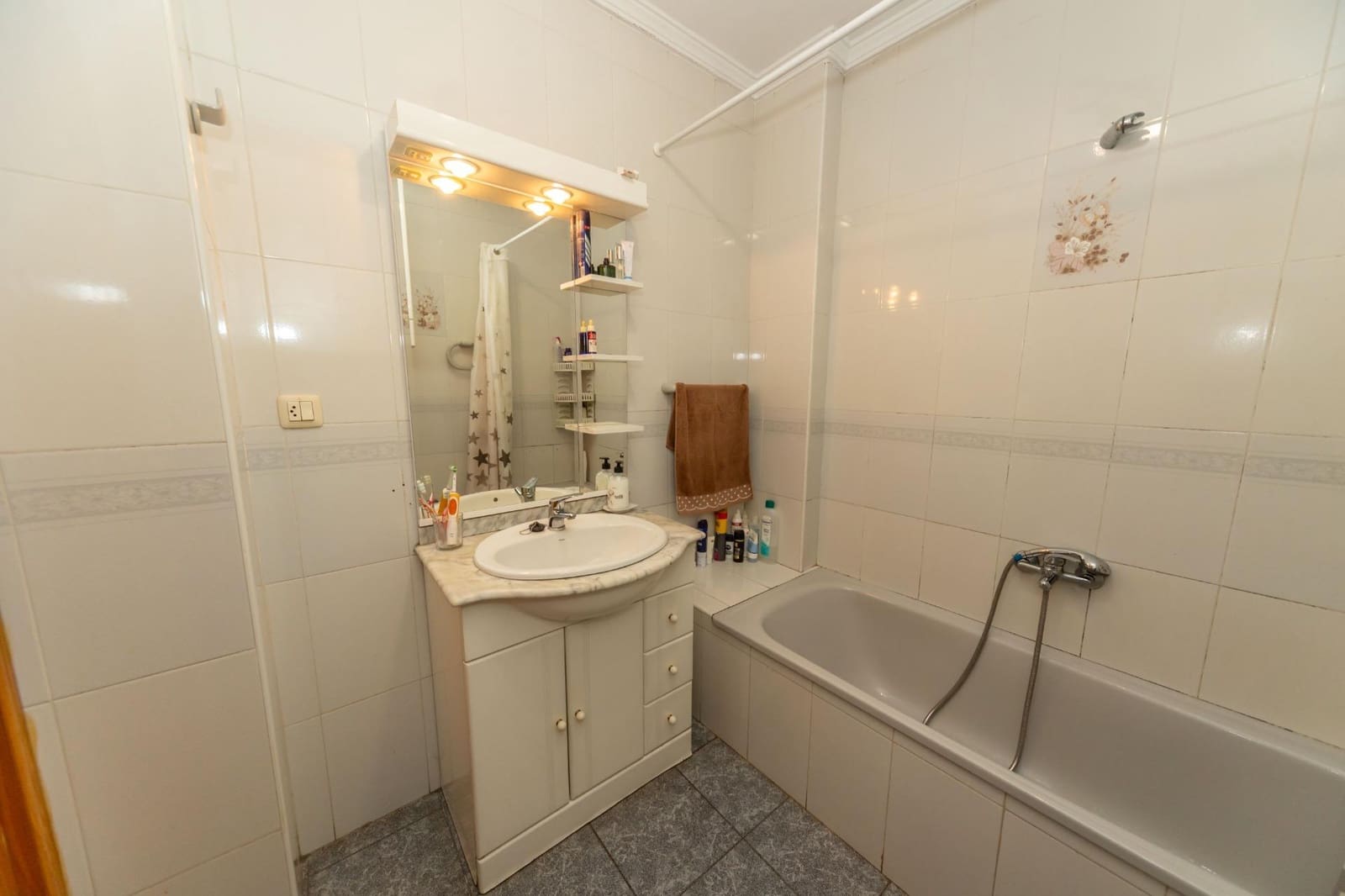 3 bedroom Flat for sale in Guadix - € 74,000 (Ref: 9825283)