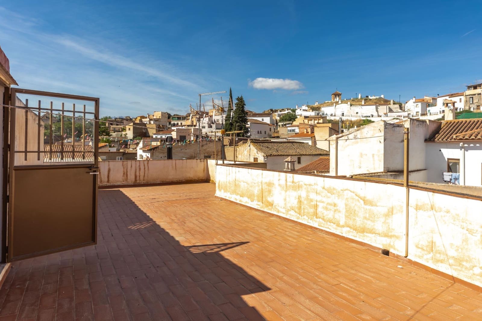 3 bedroom Flat for sale in Guadix - € 74,000 (Ref: 9825283)