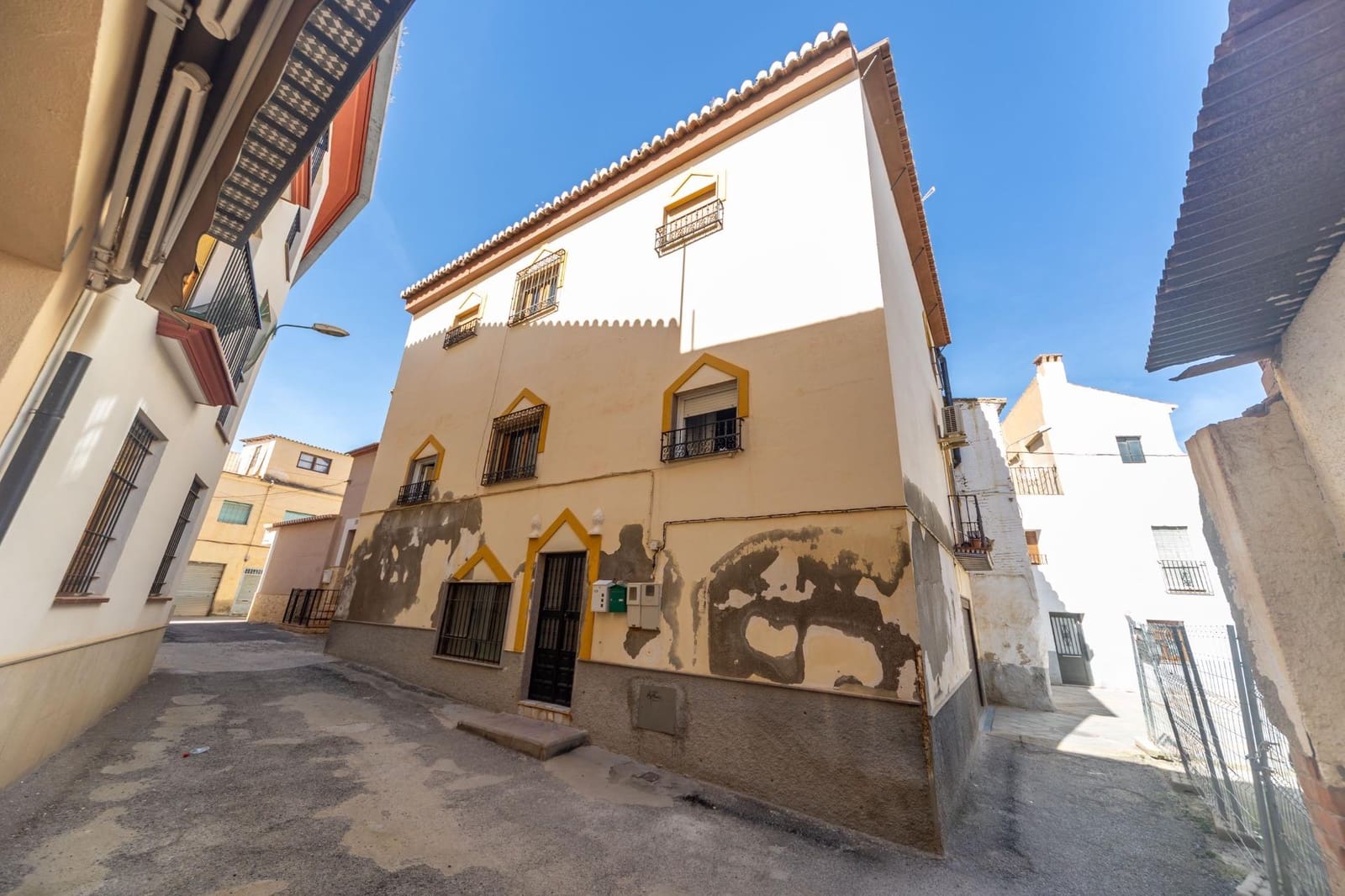 3 bedroom Flat for sale in Guadix - € 74,000 (Ref: 9825283)