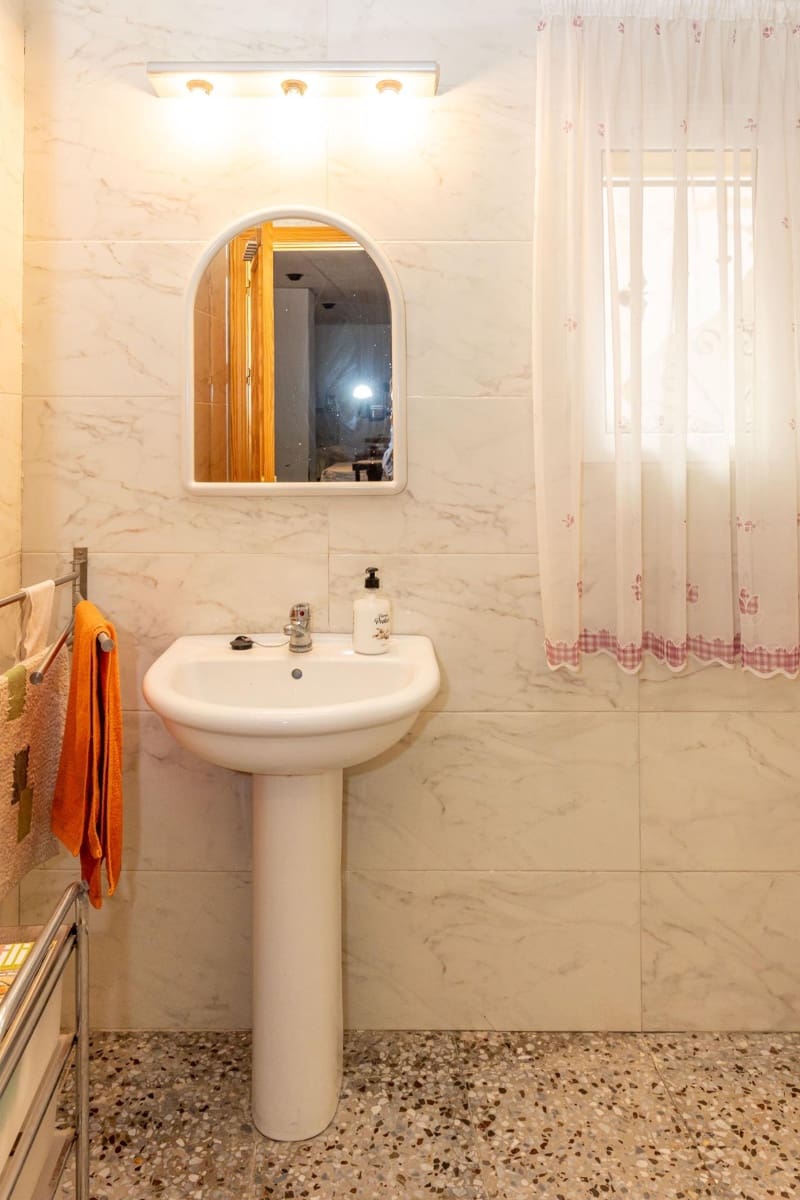 5 slaapkamer Huis te koop in Purullena met garage - € 210.000 (Ref: 9876482)