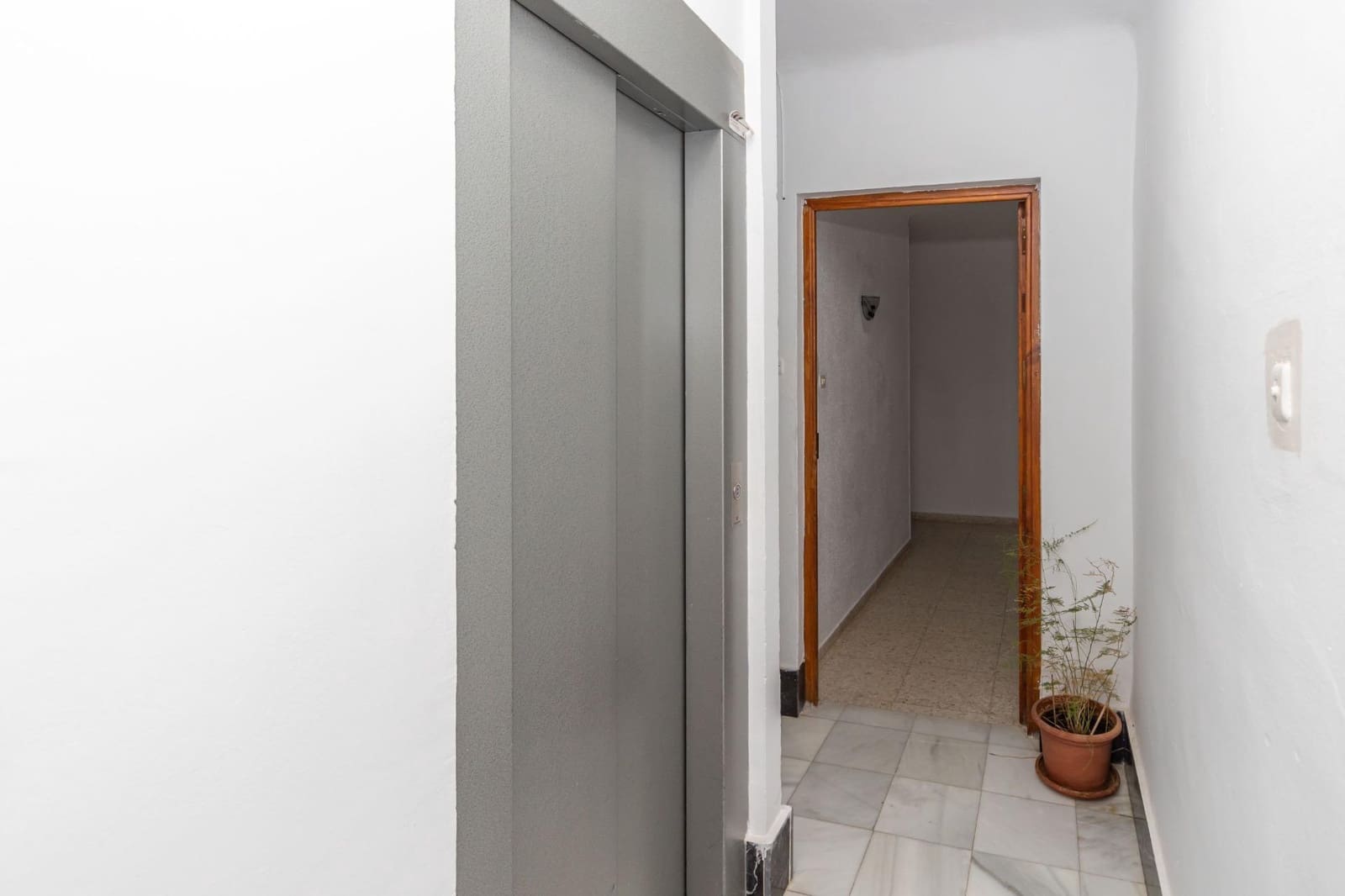 3 bedroom Flat for sale in Guadix - € 95,000 (Ref: 9966694)