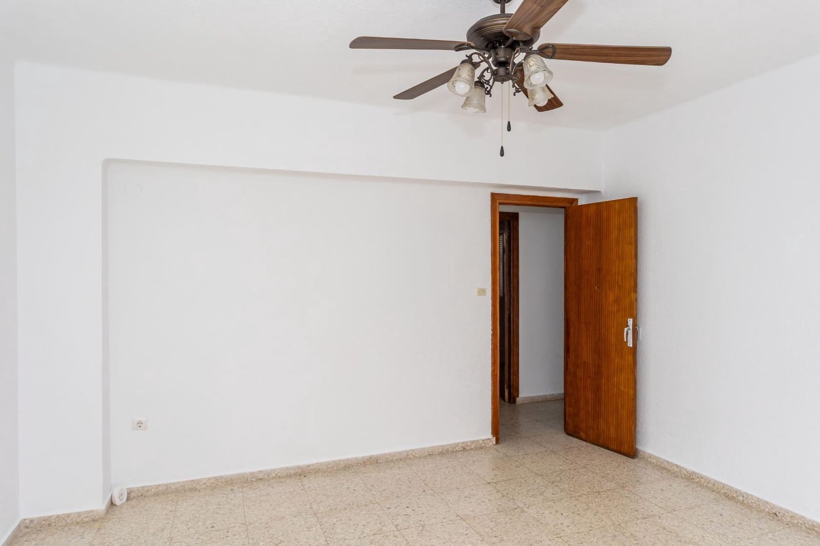 3 bedroom Flat for sale in Guadix - € 95,000 (Ref: 9966694)