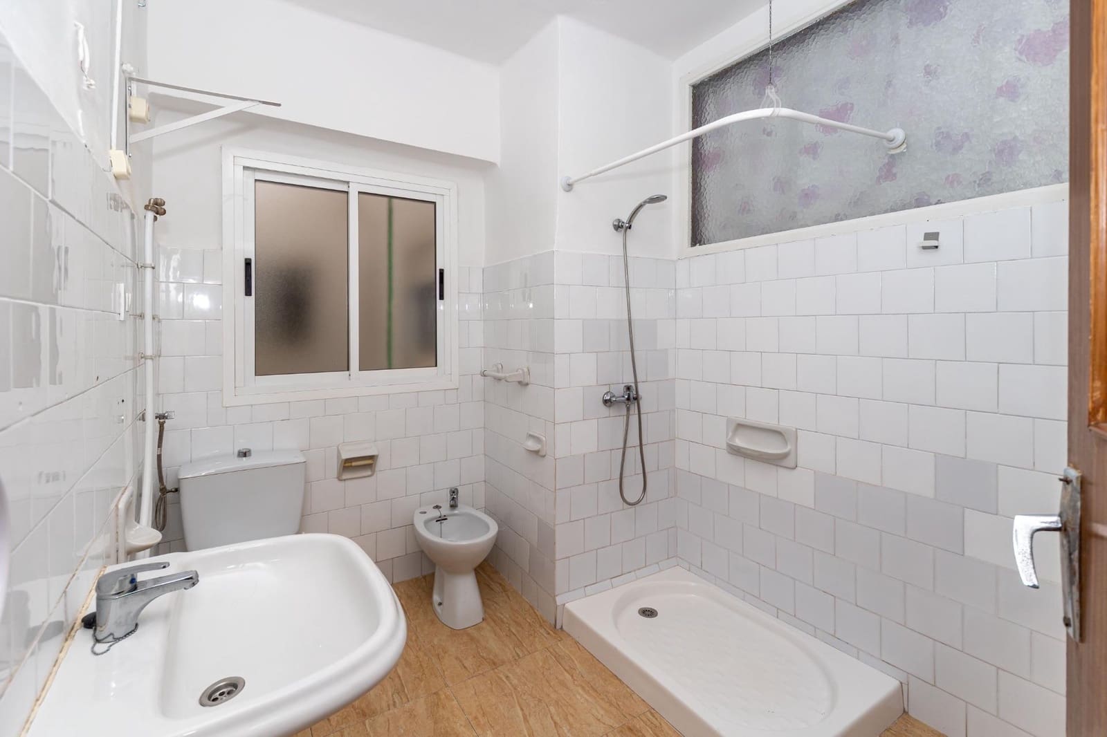 3 bedroom Flat for sale in Guadix - € 95,000 (Ref: 9966694)