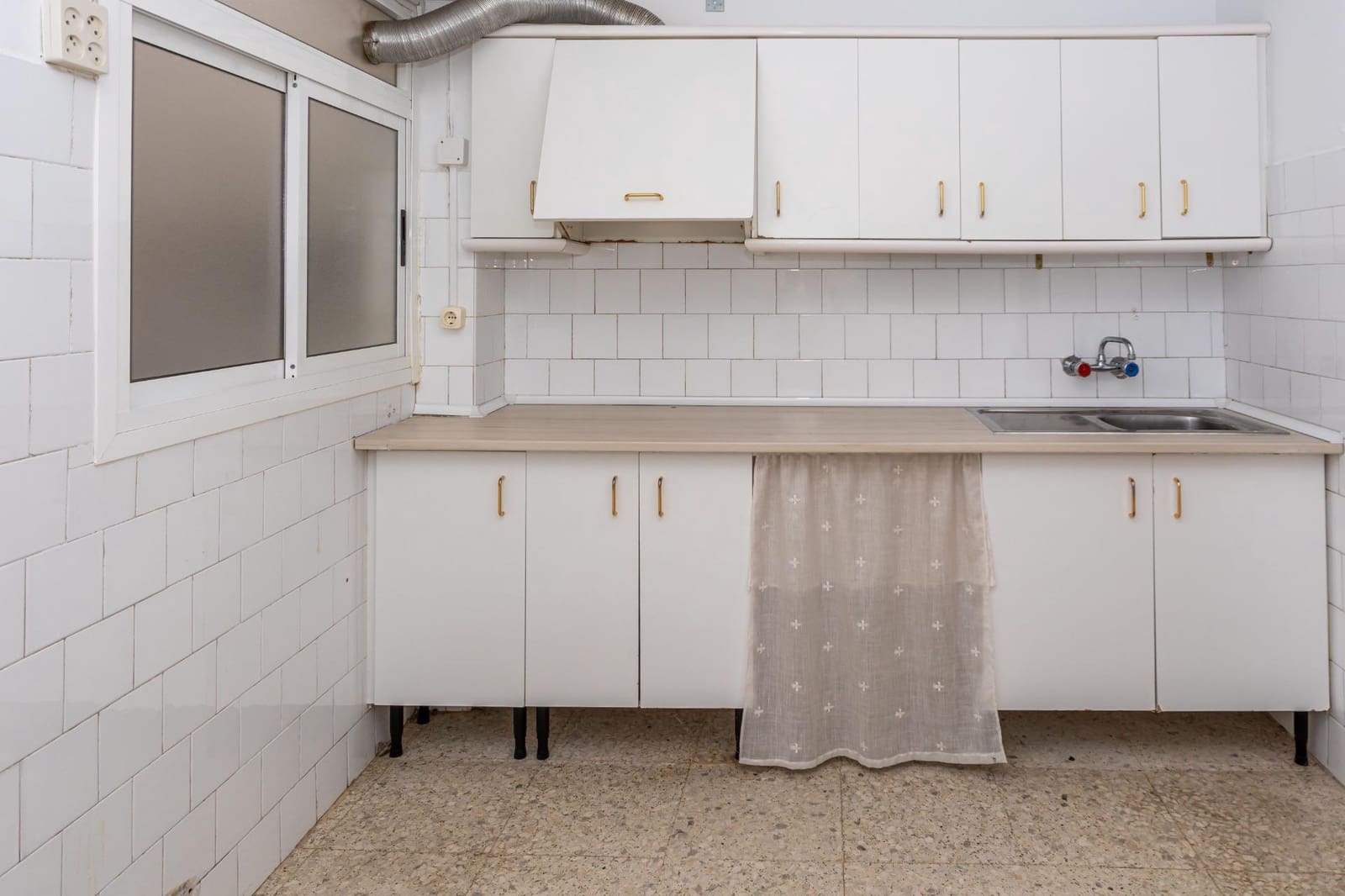 3 bedroom Flat for sale in Guadix - € 95,000 (Ref: 9966694)