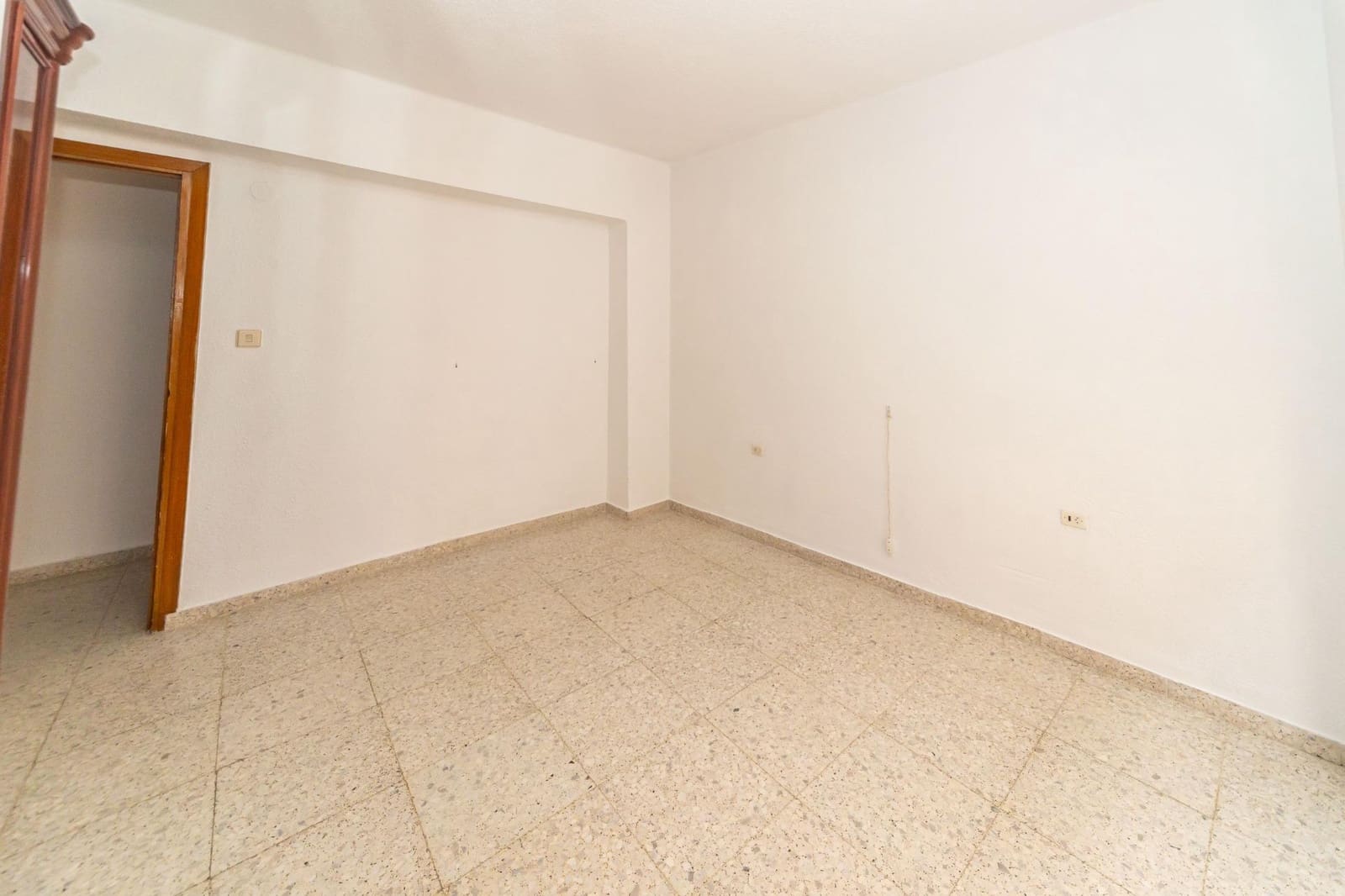 3 bedroom Flat for sale in Guadix - € 95,000 (Ref: 9966694)
