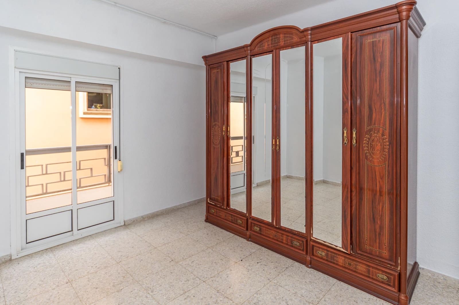3 bedroom Flat for sale in Guadix - € 95,000 (Ref: 9966694)
