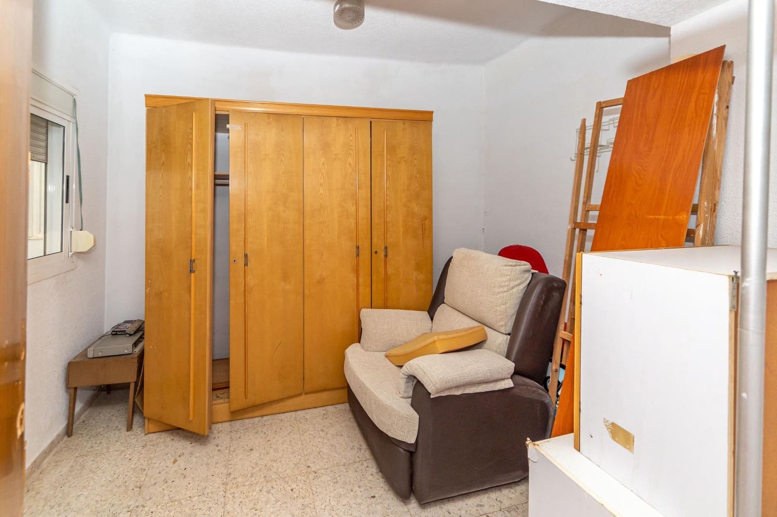 3 bedroom Flat for sale in Guadix - € 95,000 (Ref: 9966694)