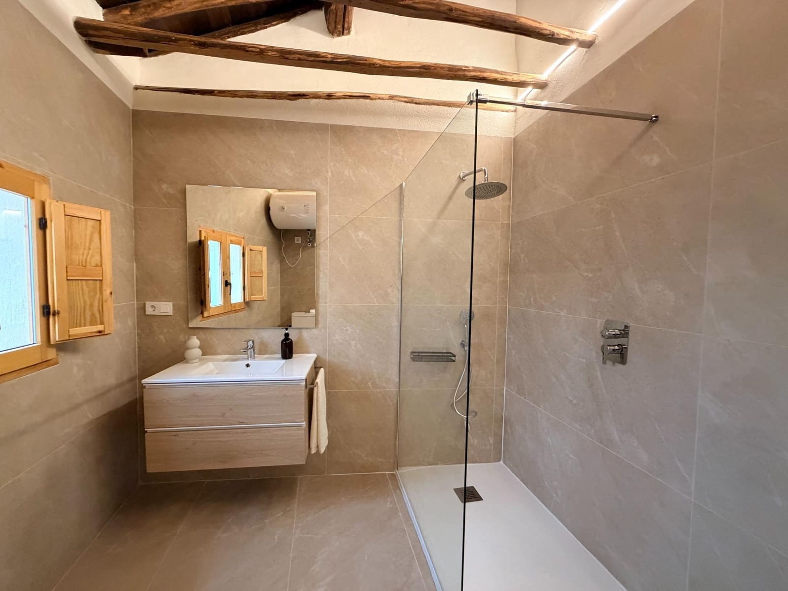 2 makuuhuone Asunto vuokrattavana paikassa Guadix - 650 € (Ref: 9973359)