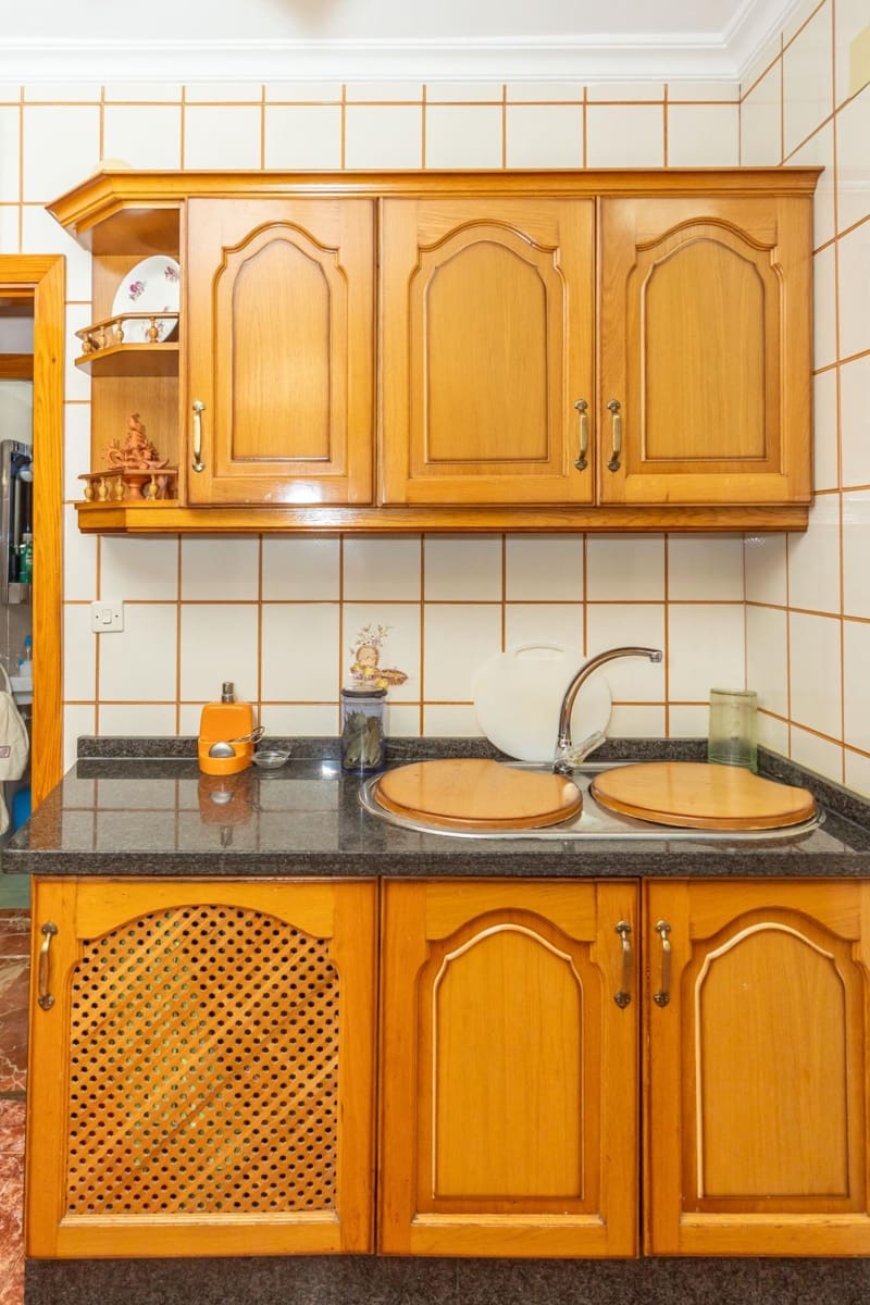 6 Zimmer Reihenhaus zu verkaufen in Guadix mit Garage - 250.000 € (Ref: 9983044)