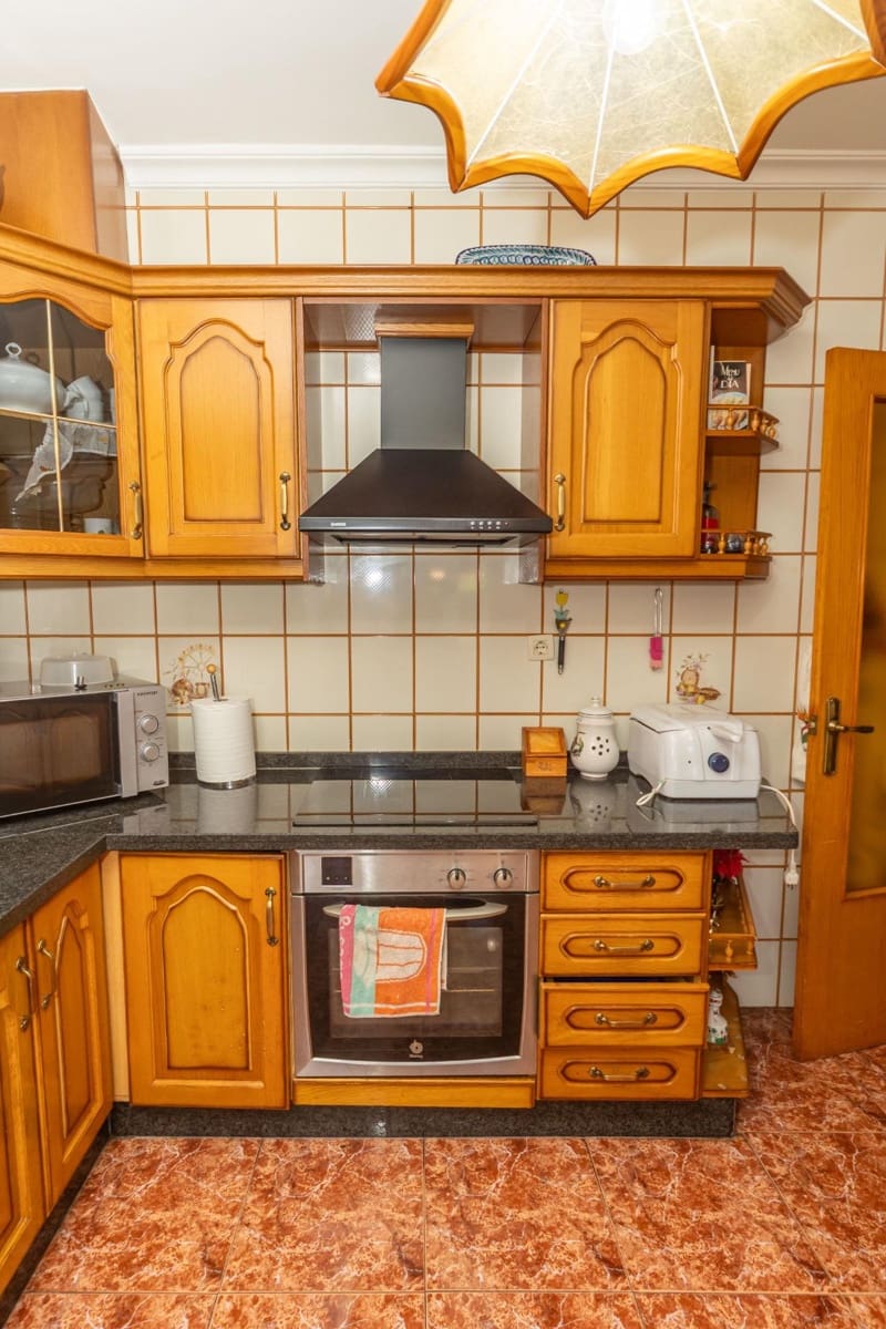6 Zimmer Reihenhaus zu verkaufen in Guadix mit Garage - 250.000 € (Ref: 9983044)