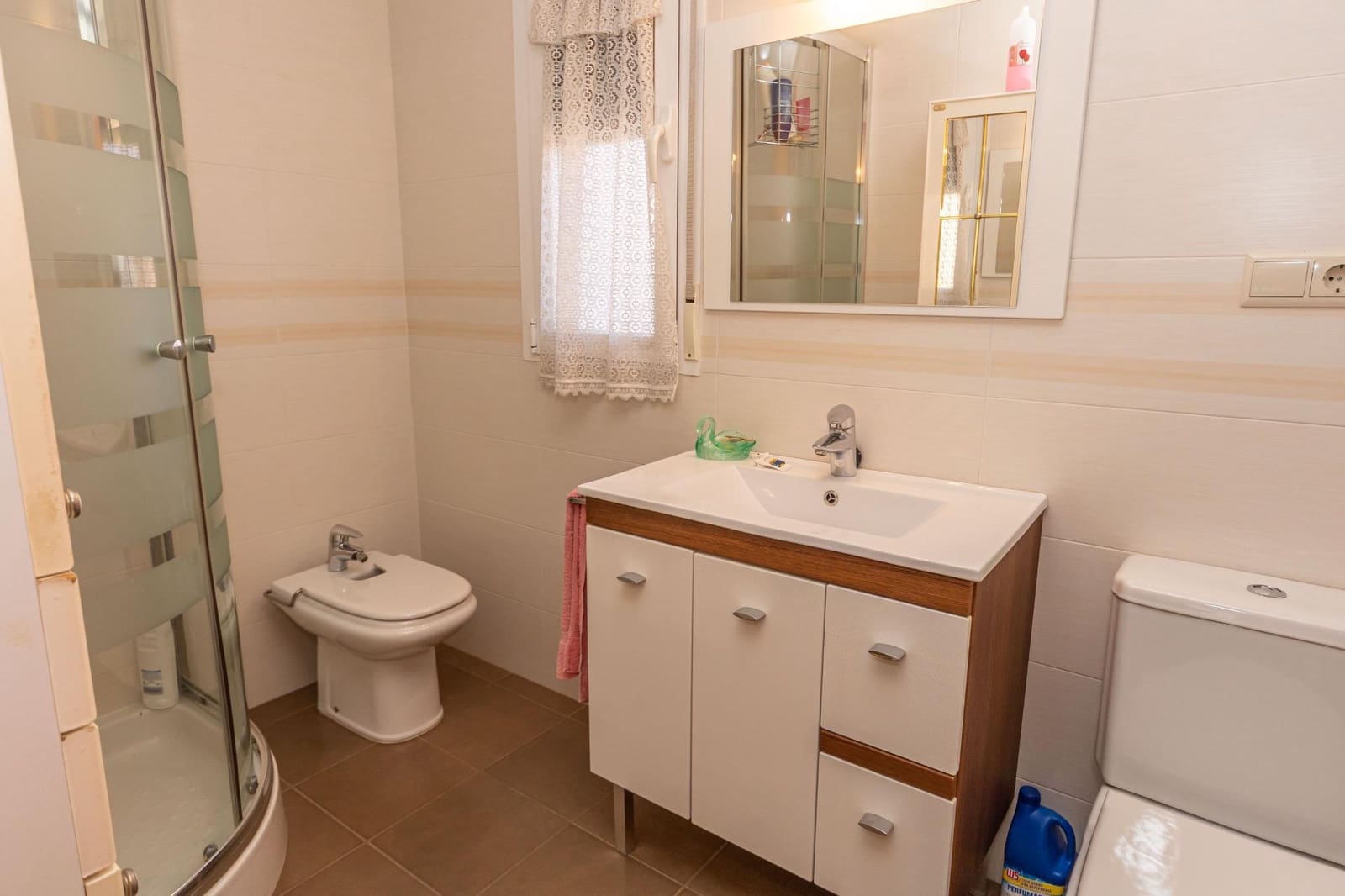6 Zimmer Reihenhaus zu verkaufen in Guadix mit Garage - 250.000 € (Ref: 9983044)