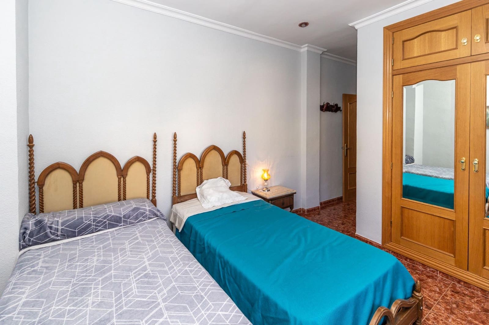 6 Zimmer Reihenhaus zu verkaufen in Guadix mit Garage - 250.000 € (Ref: 9983044)