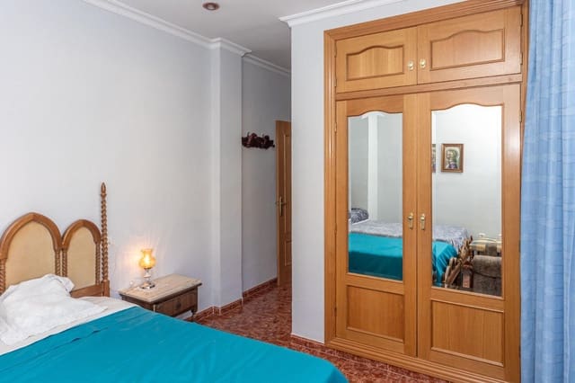 6 camera da letto Villetta a Schiera in vendita in Guadix con garage - 250.000 € (Rif: 9983044)