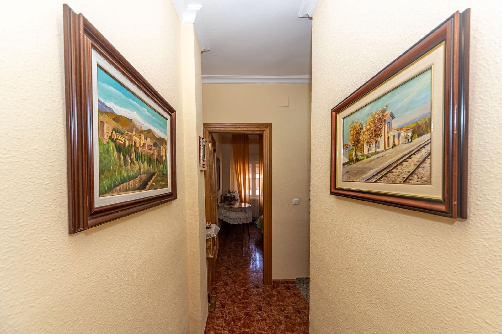 6 Zimmer Reihenhaus zu verkaufen in Guadix mit Garage - 250.000 € (Ref: 9983044)