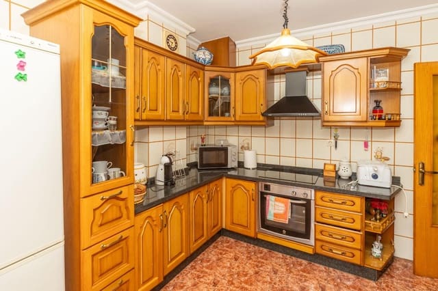 6 camera da letto Villetta a Schiera in vendita in Guadix con garage - 250.000 € (Rif: 9983044)