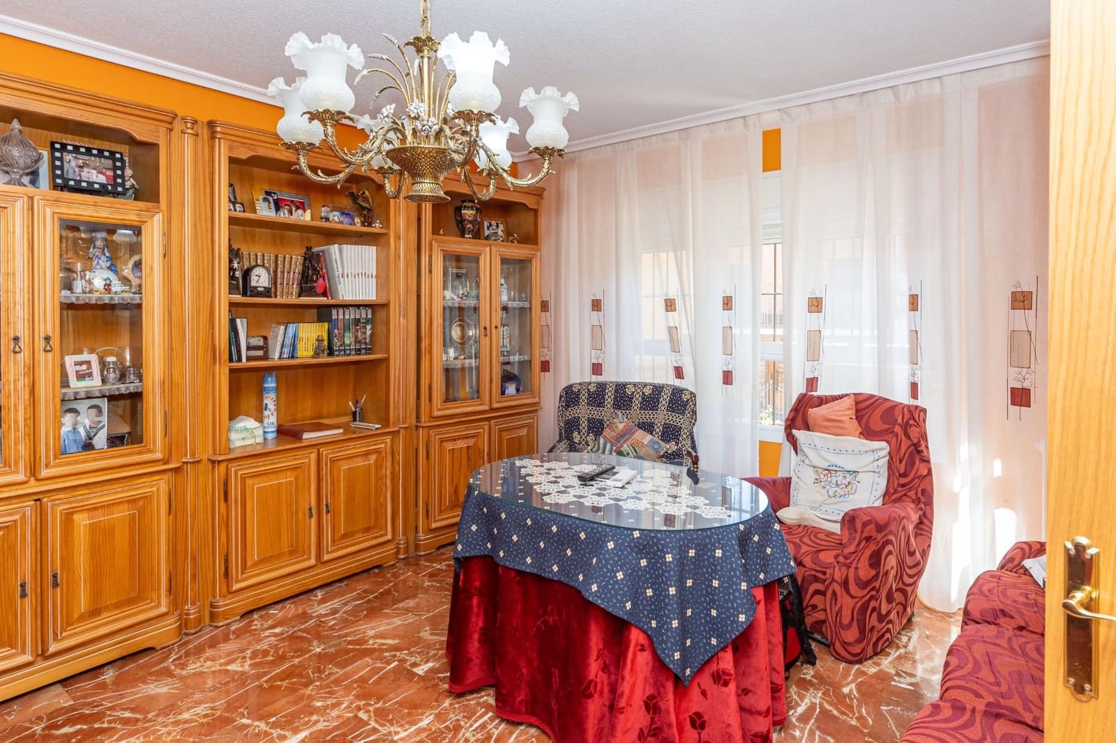 6 Zimmer Reihenhaus zu verkaufen in Guadix mit Garage - 250.000 € (Ref: 9983044)