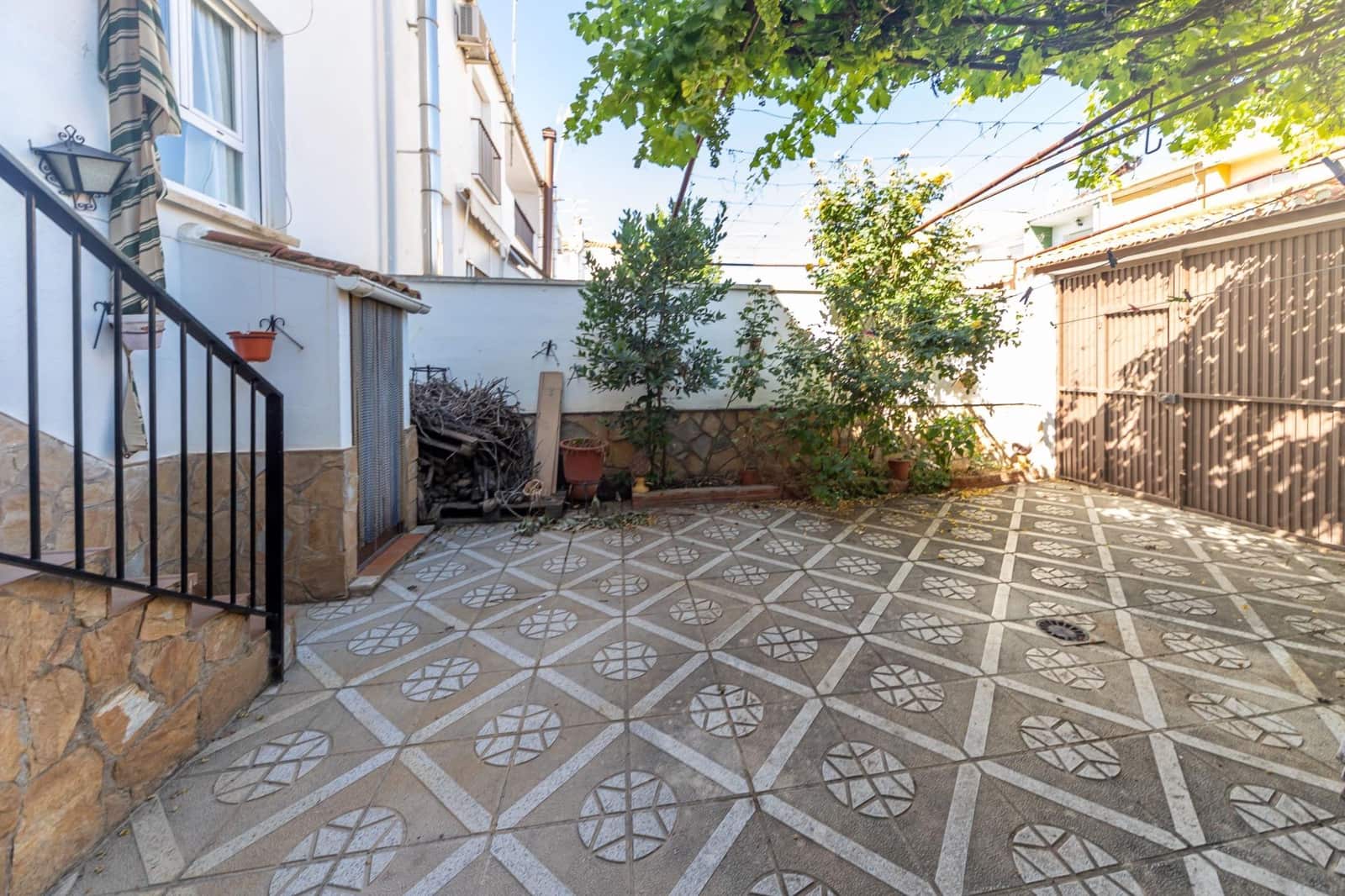 6 Zimmer Reihenhaus zu verkaufen in Guadix mit Garage - 250.000 € (Ref: 9983044)