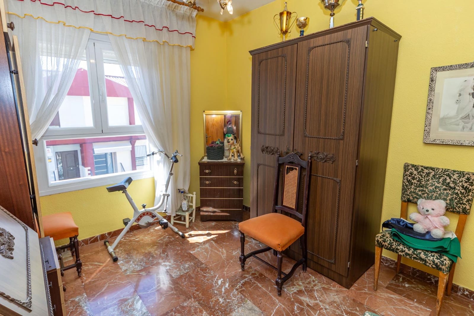 6 Zimmer Reihenhaus zu verkaufen in Guadix mit Garage - 250.000 € (Ref: 9983044)